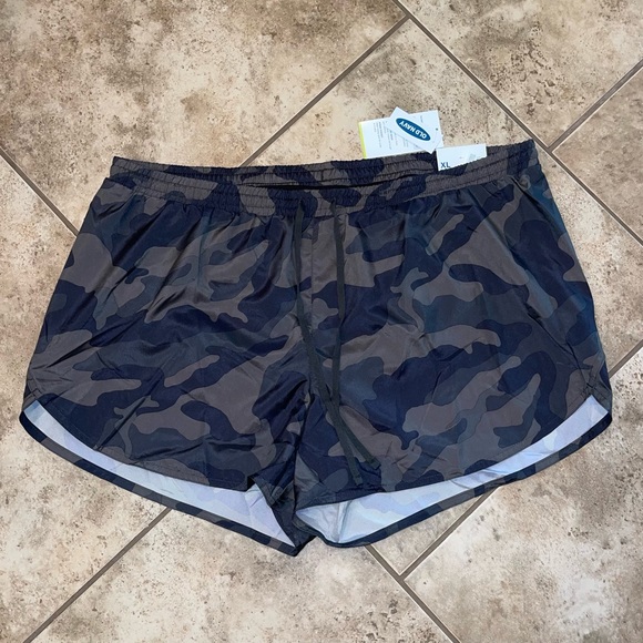 SOLD ON FB - 🆕 Old Navy Active camo shorts - Picture 6 of 9